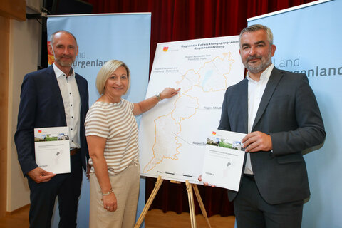 Infrastrukturlandesrat Heinrich Dorner präsentierte gemeinsam mit Mattersburgs Bürgermeisterin Claudia Schlager und dem Leiter des Hauptreferats Landesplanung, Peter Zinggl, im KUZ Mattersburg das Regionalentwicklungsprogramm für die Region „Eisenstadt und Umgebung – Mattersburg“ (REP-Nord 2)