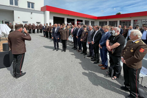 LH Hans Peter Doskozil und Landesfeuerwehrkommandant Alois Kögl beim Festakt „150 Jahre Stadtfeuerwehr Pinkafeld“