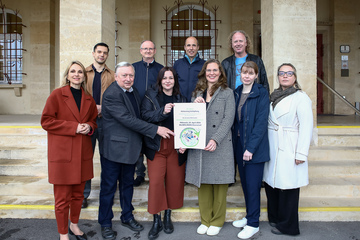 Laden ein zum 20. „Aktionstag Schöpfung“ (v.l.): DI Sabine Kaulich (Kuratorium für Verkehrssicherheit), Boris Vijatov (Kuratorium für Verkehrssicherheit), Mag. Hermann Frühstück (Naturschutzorgane Burgenland), Dr. Klaus Michalek (Naturschutzbund Burgenland), Mag.a Lisa Josk (ÖKOLOG-Schulen), DI Michael Bacher (Umweltbeauftragter Diözese Eisenstadt), Landeshauptmann-Stellvertreterin Anja Haider-Wallner, Landesumweltanwalt DI Dr. Michael Graf, Mag. Cornelia Reinold (Gymnasium Kurzwiese) und Mag.a Andrea Klampfer (Bio-Austria Burgenland)