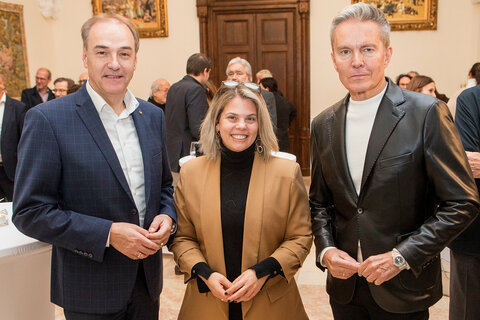 Landesrat Dr. Leonhard Schneemann, Geschäftsführerin Mag.a Claudia Priber (KBB, Kultur Betriebe Burgenland) und KBB-Generalintendant Alfons Haider (v.l.), der durch den Abend führte.