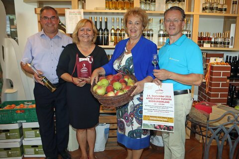 Kukmirns Bürgermeister Werner Kemetter, Ute Lagler, Landtagspräsidentin Verena Dunst und Geschäftsführer Harald Popofsits (v.l.).