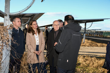 Regierungskoordinator LAbg. Robert Hergovich, Landeshauptmann-Stellvertreterin Anja Haider-Wallner und Hamburgs Bürgermeister Dr. Peter Tschentscher im Gespräch CEO Burgenland Energie Dr. Stephan Sharma