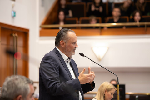Landeshauptmann Hans Peter Doskozil bei seiner Budgetrede