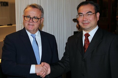 Landeshauptmann Hans Niessl mit Bürgermeister LIU Gean