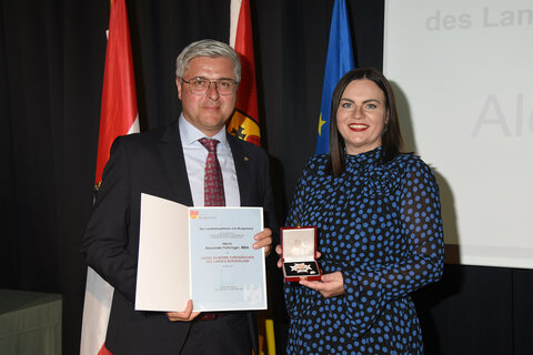 Alexander Fehringer, MBA, aus Eisenstadt wurde mit dem Großen Silbernen Ehrenzeichen des Landes Burgenland ausgezeichnet