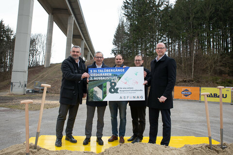 Straßenbaulandesrat Heinrich Dorner mit Alexander Walcher, Geschäftsführer ASFINAG Bau Management GmbH, Projektleiter Harald Mayer (ASFINAG) Bürgermeister Andreas Gradwohl und Andreas Fromm, Geschäftsführer ASFINAG Bau Management GmbH