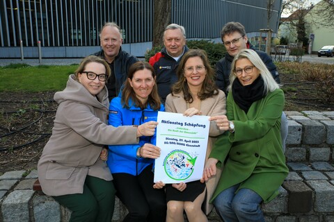 Mag.a Andrea Klampfer von Bio Austria Burgenland, Umweltanwalt DI Dr. Michael Graf, Mag.a Tina Wurm von der Mobilitätszentrale Burgenland, Mag. Hermann Frühstück, Landesleiter Burgenländische Naturschutzorgane, LH-Stv.in Anja Haider-Wallner, DI Lois Berger, MA, Diözese Eisenstadt, und Ökolog-Koordinatorin Mag.a Petra Mayer freuen sich auf den heurigen Aktionstag Schöpfung am 29. April.