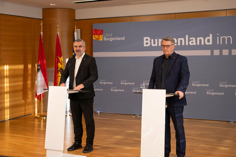 Landesrat Heinrich Dorner und OSG-Chef und GBV-Landesgruppenobmann Alfred Kollar präsentierten Details zur Verlängerung des Burgenländischen Wohnkostendeckels.