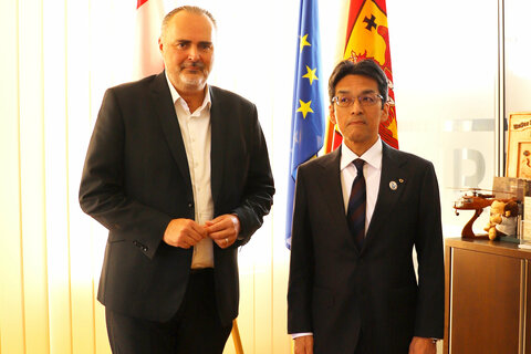 Landeshauptmann Mag. Hans Peter Doskozil und Koji Ejima, Vizegouverneur Präfektur Shiga.