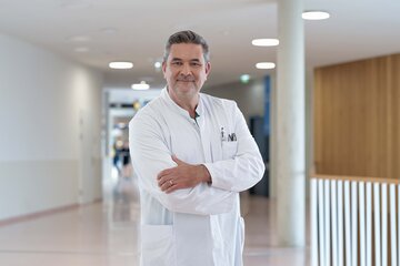 ochsenhofer_c_messenbaeck.jpg: Primar Dr. Andreas Ochsenhofer, MBA, ist Abteilungsleiter der Inneren Medizin 1 – Kardiologie und Nephrologie in der Klinik Oberwart © Gesundheit Burgenland/Messenbäck