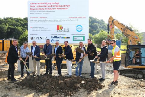 Bürgermeister (Piringsdorf) Thomas Hauser, Bürgermeister (Mannersdorf) Herbert Schedl, Bürgermeister (Unterkohlstätten) Christian Pinzker, Landesrat Heinrich Dorner, Ernst Dorner, Obmann Wasser- und Abwasserverband Lockenhaus Umgebung, Gustav Spener (Planungsbüro Spener), Obmann-Stellvertreter Bürgermeister (Draßmarkt) Anton Wiedenhofer, Christian Böhm, Geschäftsführer Wasser- und Abwasserverband, Manfred Niemandsfreund, Technischer Bereichsleiter Abwasser und Christian Kreutzer (Polier Habau).