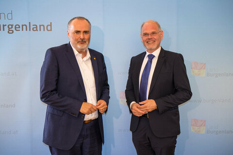 Landeshauptmann Mag. Hans Peter Doskozil und Mag. Franz Jürgen Öller, MBA, MPH, kaufmännischer Geschäftsführer der Gesundheit Burgenland.