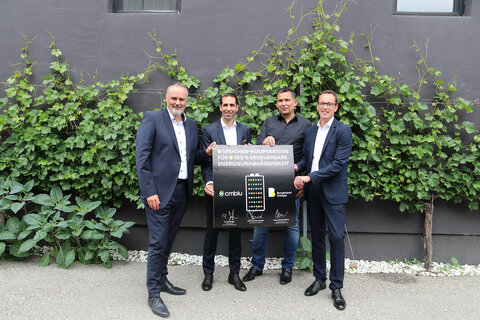 Präsentierten Kooperation zwischen Land Burgenland, Burgenland Energie und CMBlu Energy AG: v.l. LH Hans Peter Doskozil, BE-CEO Stephan Sharma, Dr. Peter Geigle (m.), Gründer und CEO der CMBlu Energy AG, BE-CFO Reinhard Czerny, MBA