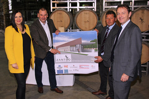 Spatenstich für das neue Zantho Betriebsgebäude: LH-Stellvertreterin Mag.a Astrid Eisenkopf, Geschäftsführer Wolfgang Peck, Obmann Franz Sattler und NR DI Nikolaus Berlakovich, Präsident Landwirtschaftskammer Burgenland