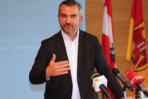 Landesrat Mag. Heinrich Dorner präsentierte mit der Wohnbauförderungs-Richtlinie für 2021 neue Impulse für leistbares Wohnen.