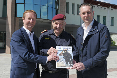 MR Wolfgang Eder, LR MMag. Alexander Petschnig, LH-Stv. Johann Tschürtz, MR Direktor Bernhard Treibenreif, Oberst Christoph Scherz (v.l.).
