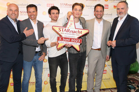 Martin Ramusch, Gesellschafter von ip|media, Burgenland Tourismus-Geschäftsführer Didi Tunkel, Martin Hafner und Benny König von der Band „King & Potter“, ORF-Sendungsverantwortlicher Florian Illich und Landeshauptmann Hans Peter Doskozil bei der Präsentation der „Starnacht am Neusiedler See“.